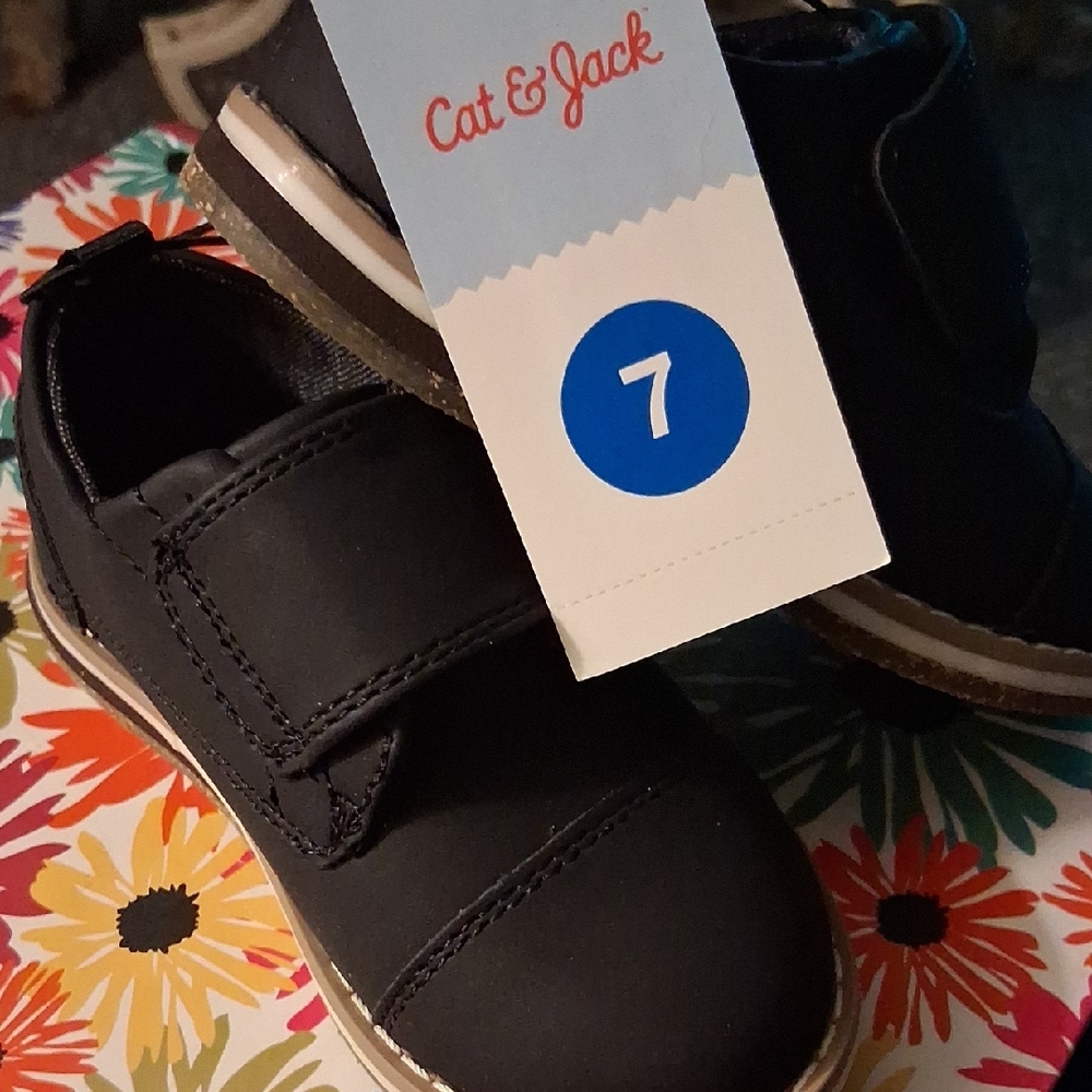 Cat & Jack Kids' Black Sneakers Size 7
